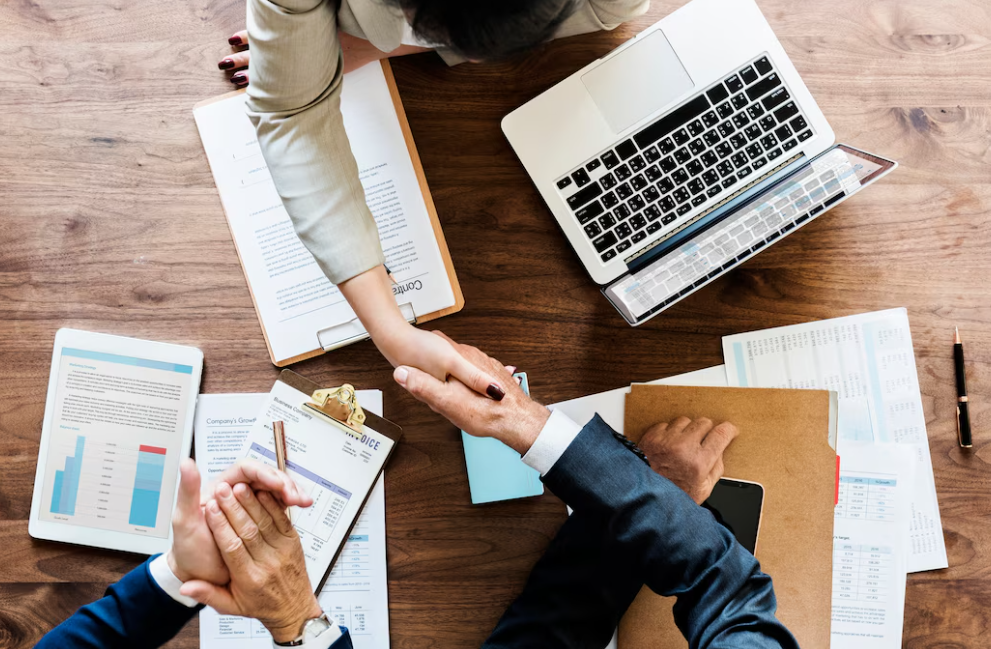 10 Ide Usaha Sampingan untuk Guru yang Menguntungkan dan Fleksibel di Era Digital 2026